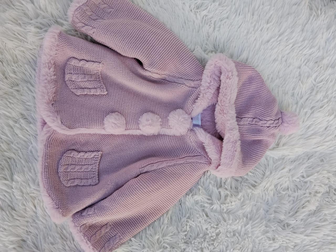 Poncho Bebé Lila Tejido con Pompones